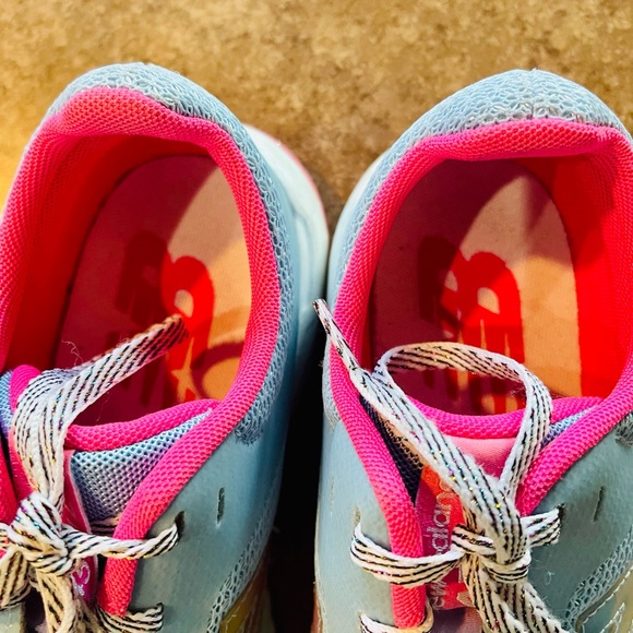 New Balance Sneakers , Sz 8 womens - Picture 3 of 8
